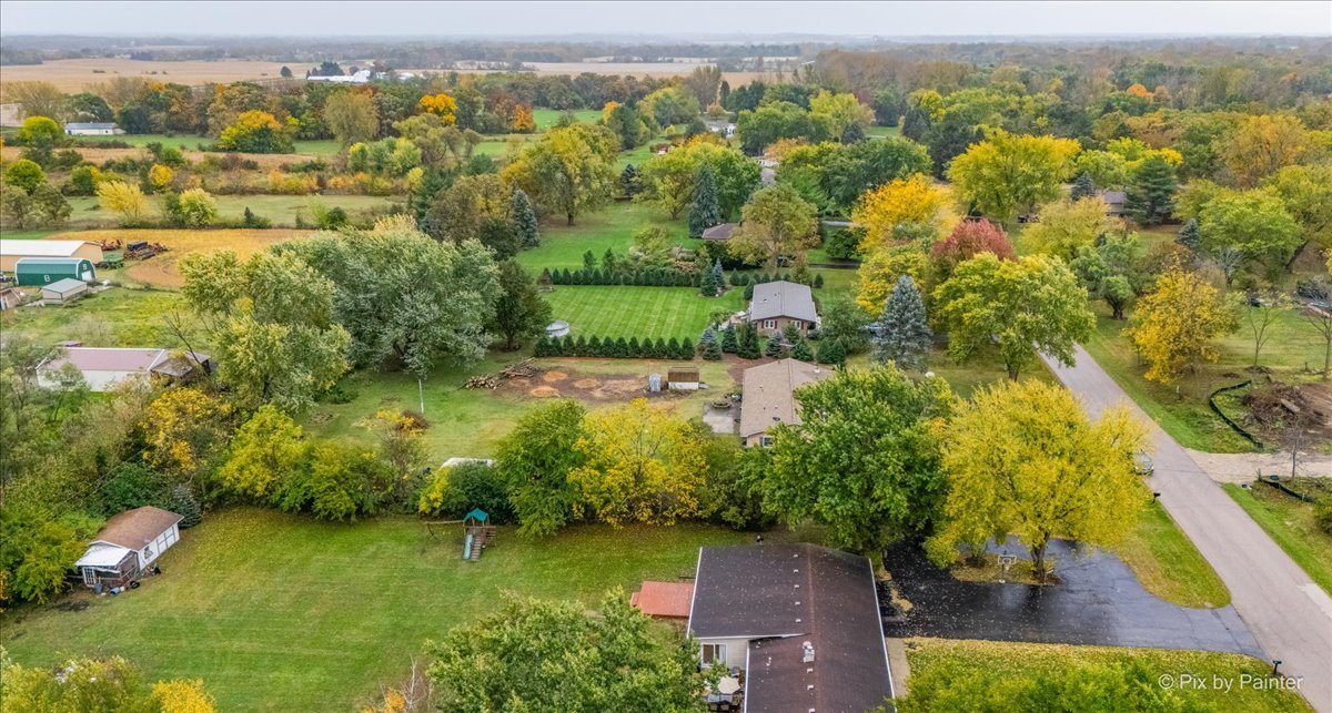 9520 Stacy Lane Union, IL 60180 - Photo 41 of 45 an aerial view of a house with a yard