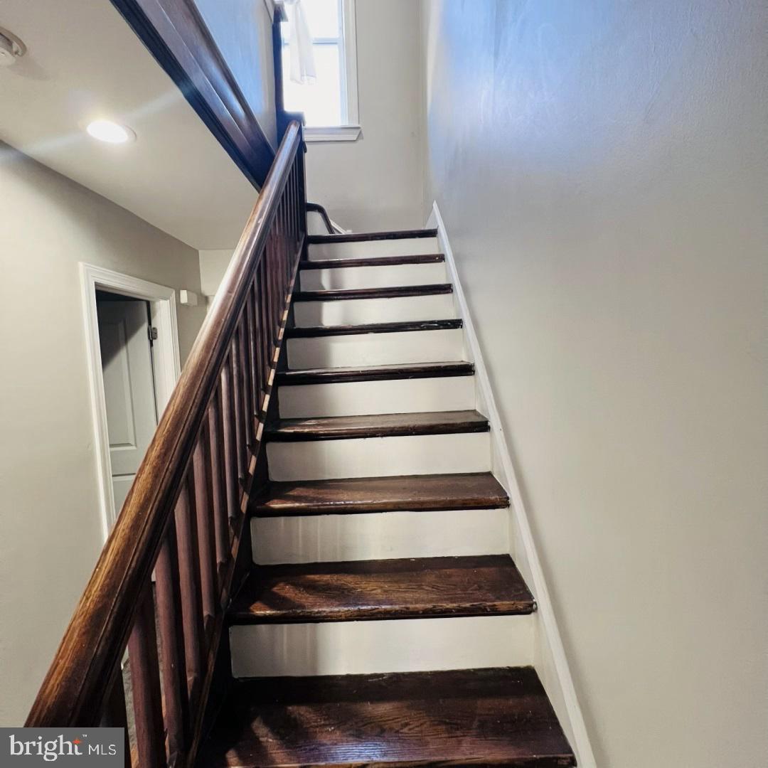 619 South 42nd Street Philadelphia, PA 19104 - Photo 19 of 25 a view of entryway