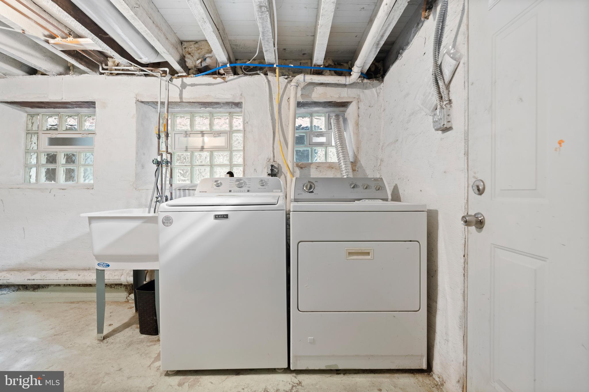 619 South 42nd Street Philadelphia, PA 19104 - Photo 28 of 30 a utility room with dryer and washer
