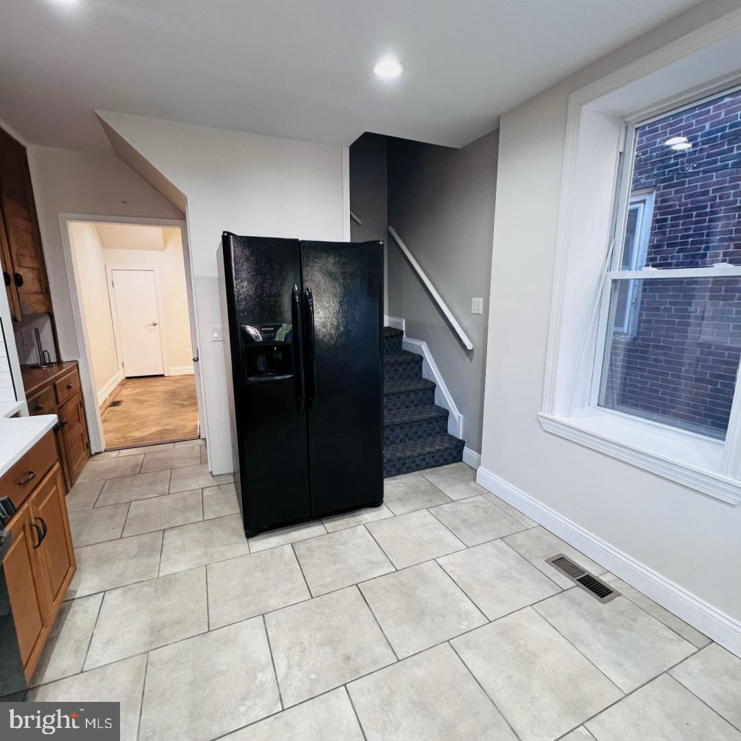 619 South 42nd Street Philadelphia, PA 19104 - Photo 9 of 25 a view of entryway