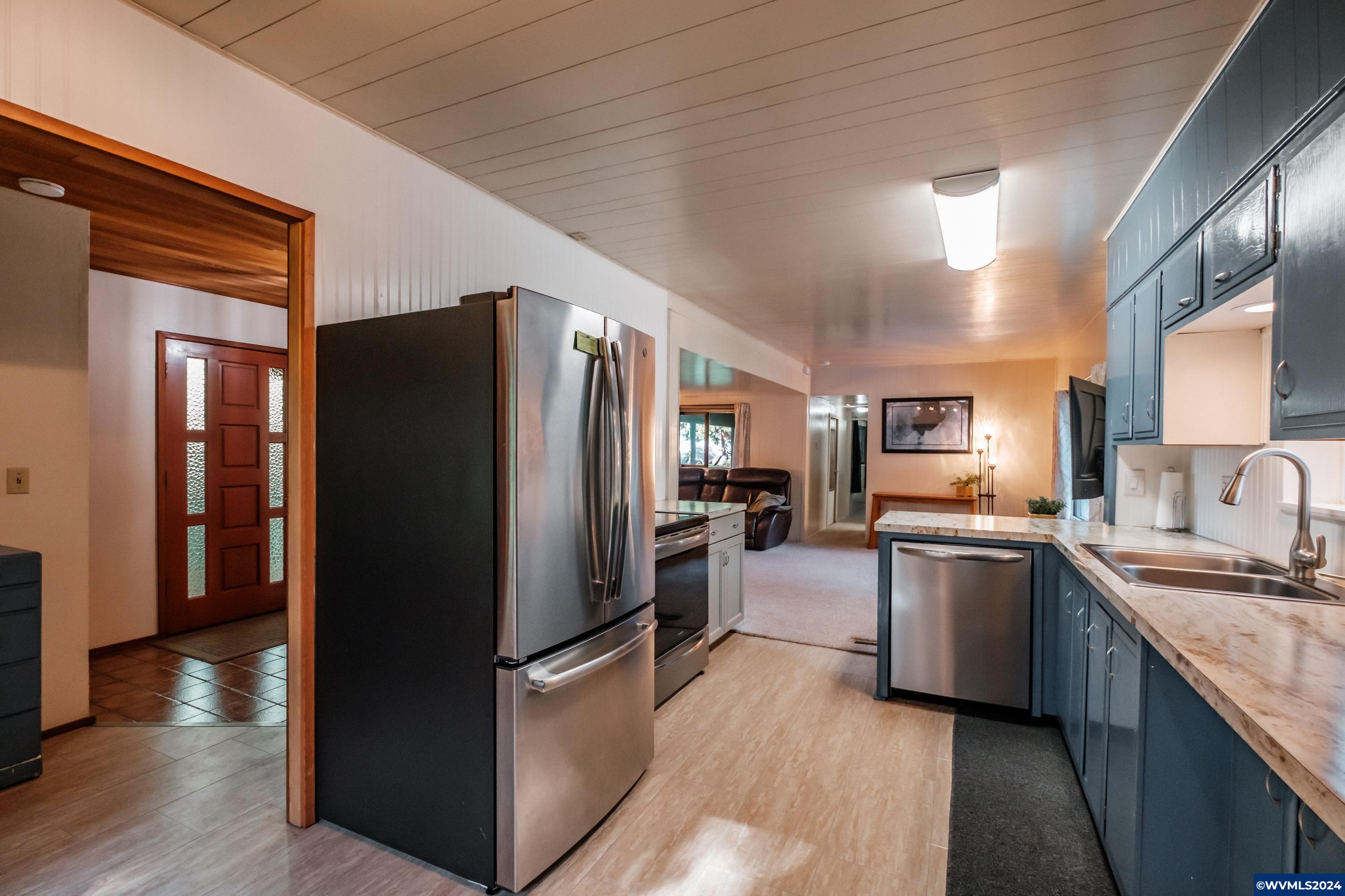 130 South Oak Grove Road Northwest Salem, OR 97304 - Photo 10 of 42 Gallery Image 10
