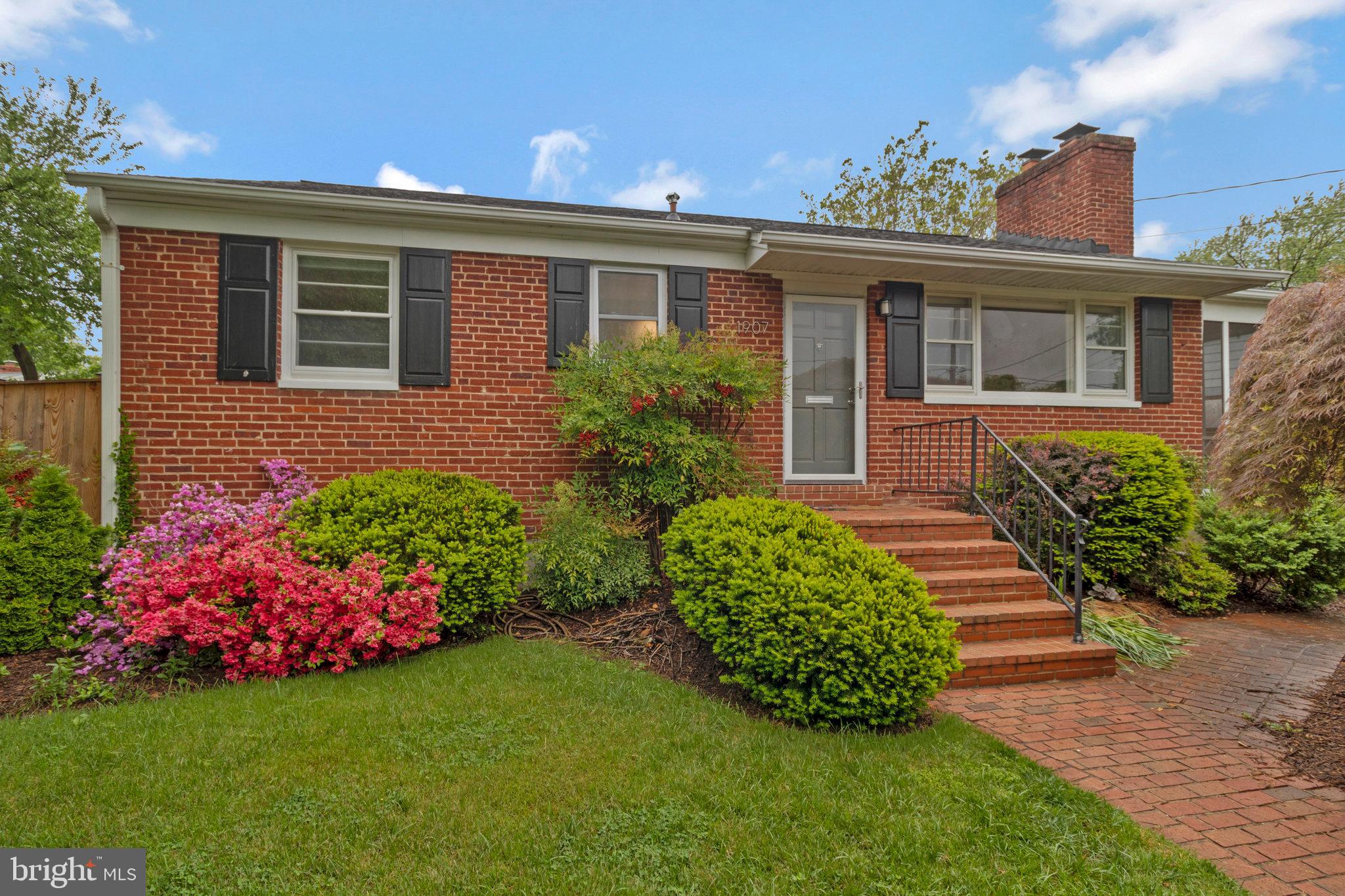 Front View Entrance With Storm Door