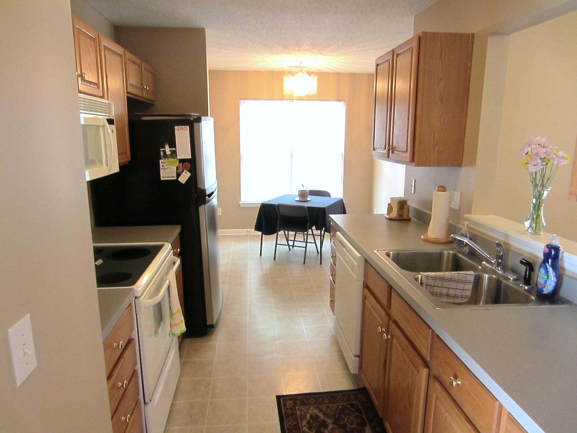 1219 Millbrook Road Summerville, SC 29486 - Photo 11 of 50 128