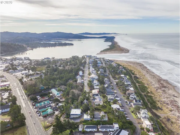 $669,000 | 4333 Southwest Coast Avenue, Lincoln City, OR 97367