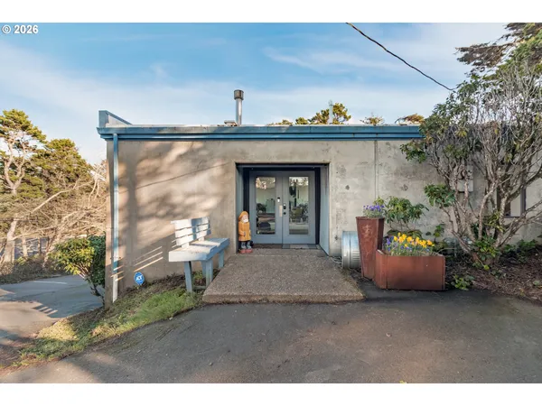 $669,000 | 4333 Southwest Coast Avenue, Lincoln City, OR 97367