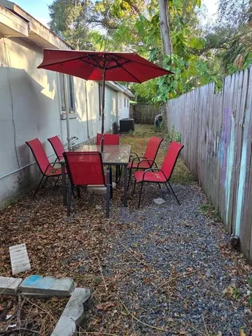 $2,300 | 6886 49th Avenue North, St. Petersburg, FL 33709