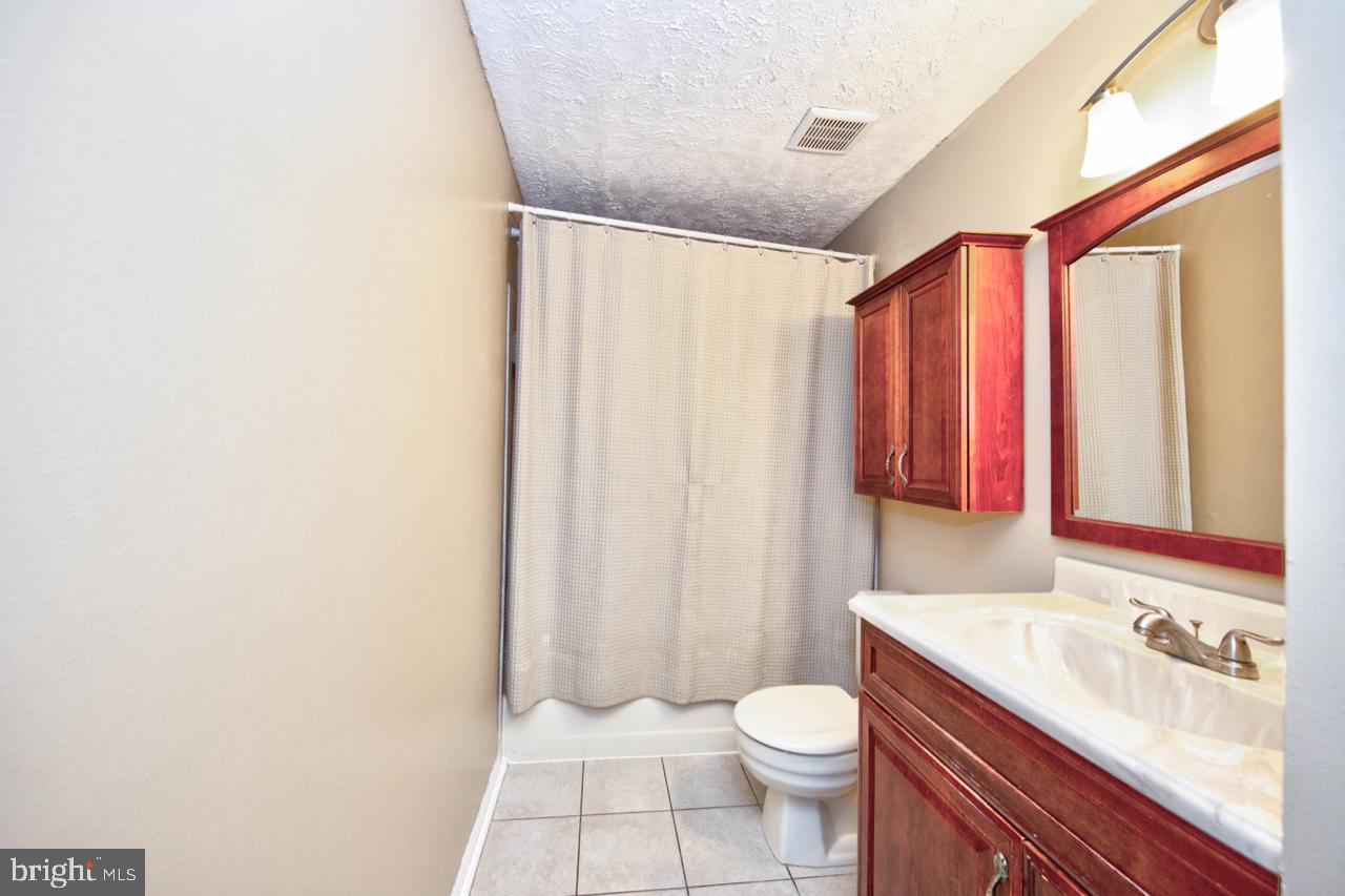 1301 Acorn Ridge Court Edgewood, MD 21040 - Photo 11 of 27 Full bathroom on upper level