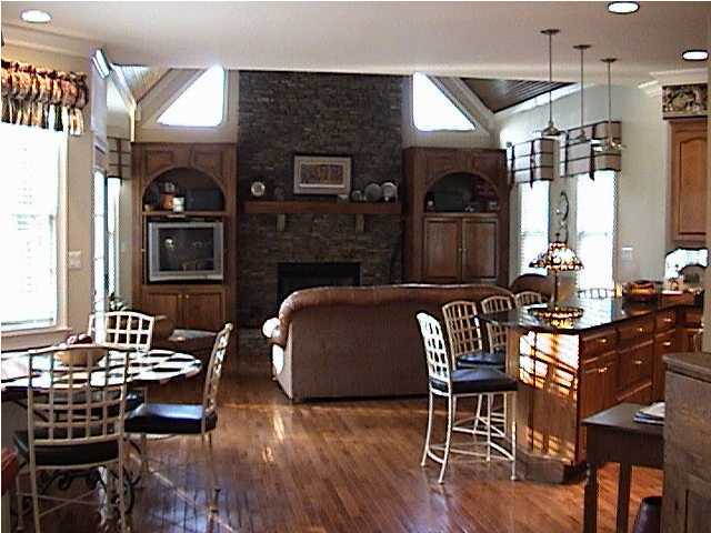 285 South Crest Road Chattanooga, TN 37404 - Photo 3 of 8 Additional Photo