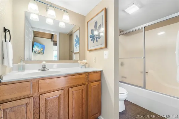 $425,000 | 206 Yacht Club Landing Drive, Lake Ozark, MO 65049