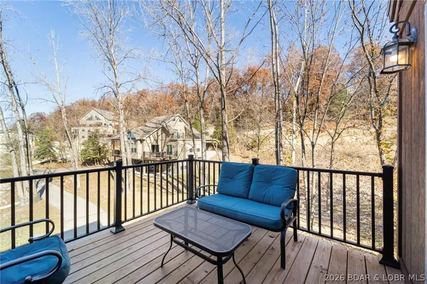 $425,000 | 206 Yacht Club Landing Drive, Lake Ozark, MO 65049
