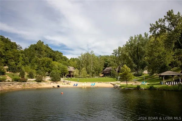 $425,000 | 206 Yacht Club Landing Drive, Lake Ozark, MO 65049