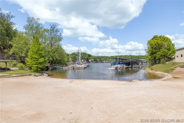 $425,000 | 206 Yacht Club Landing Drive, Lake Ozark, MO 65049