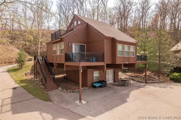 $425,000 | 206 Yacht Club Landing Drive, Lake Ozark, MO 65049