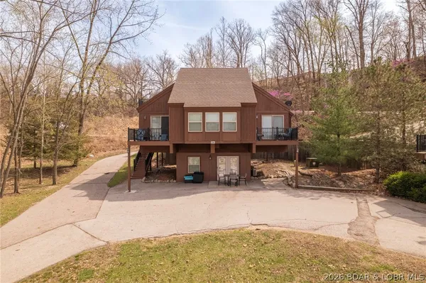 $425,000 | 206 Yacht Club Landing Drive, Lake Ozark, MO 65049