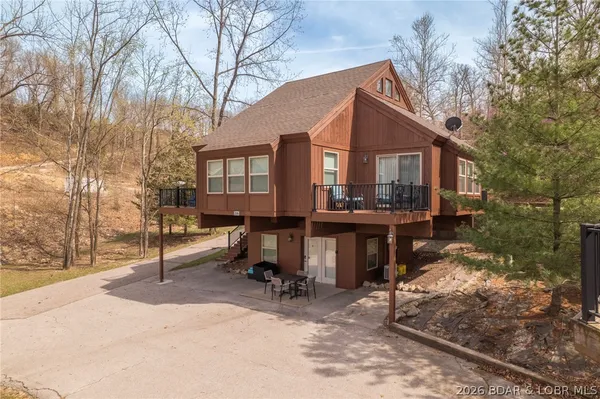 $425,000 | 206 Yacht Club Landing Drive, Lake Ozark, MO 65049