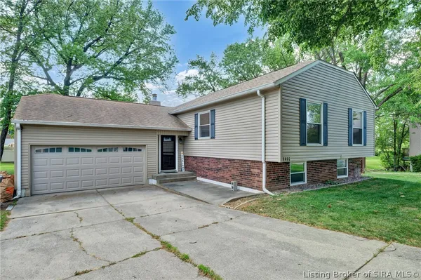 $319,900 | 1411 Blackwood Court, Jeffersonville, IN 47130