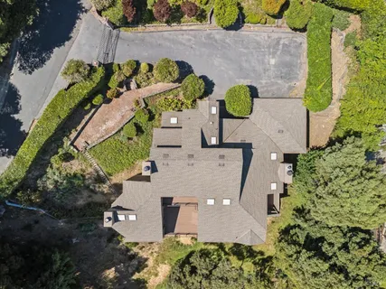 $2,400,000 | 260 Highland Avenue, San Rafael, CA 94901
