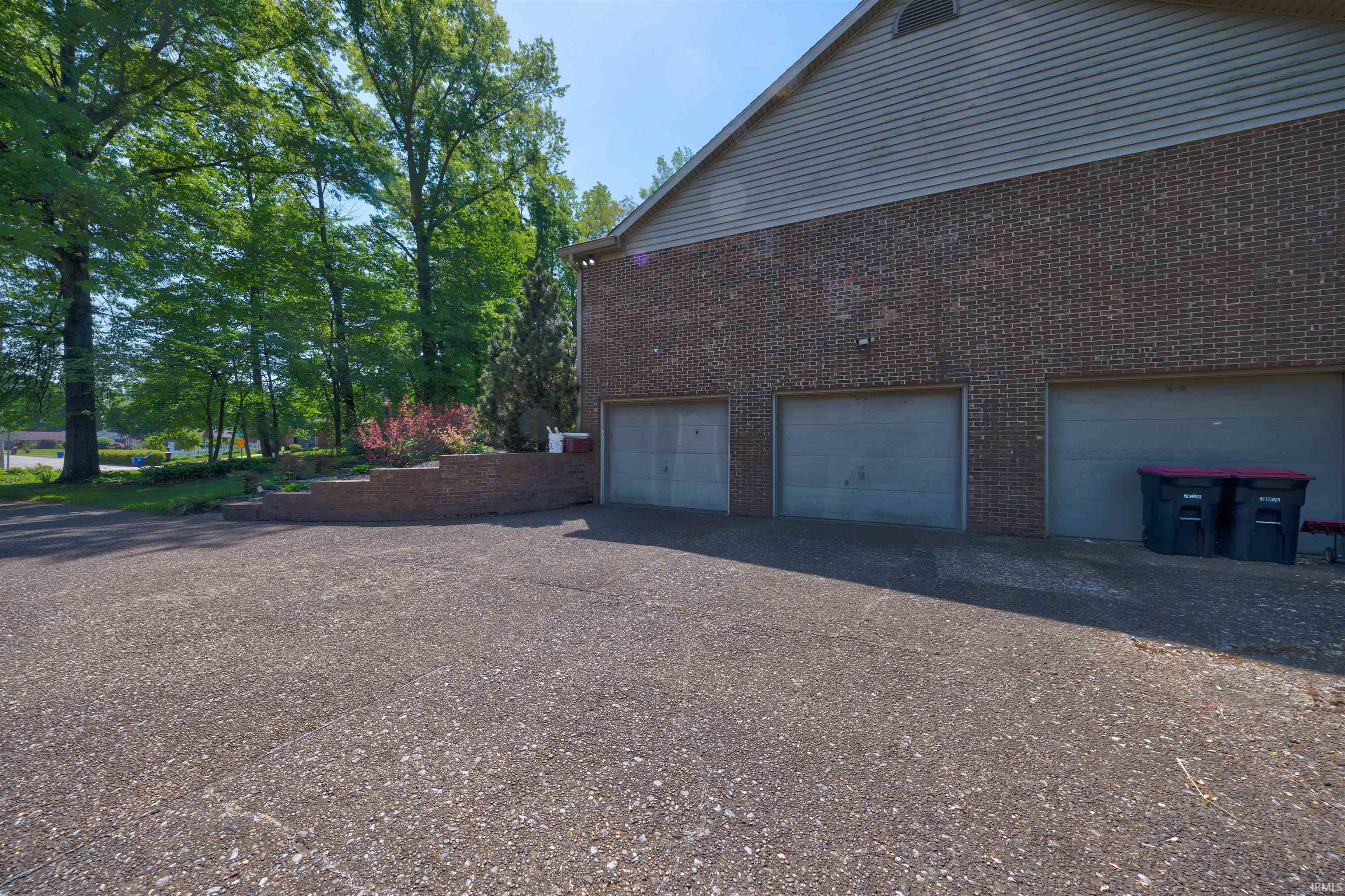4077 Frame Road Newburgh, IN 47630 - Photo 3 of 36