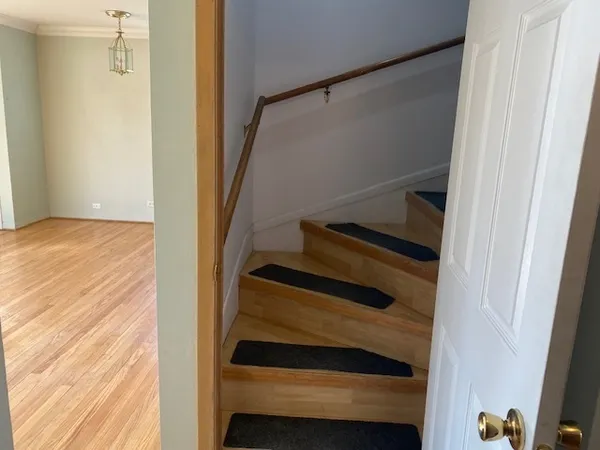 $3,400 | 312 North Reuter Drive, Arlington Heights, IL 60005