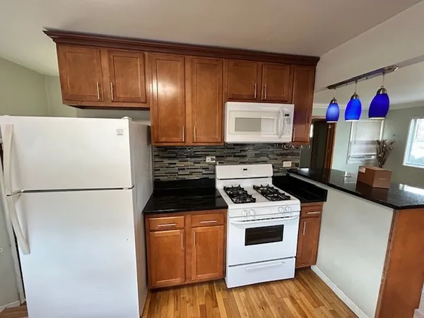 $3,400 | 312 North Reuter Drive, Arlington Heights, IL 60005