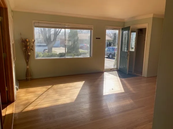 $3,400 | 312 North Reuter Drive, Arlington Heights, IL 60005