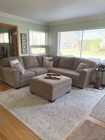 $3,400 | 312 North Reuter Drive, Arlington Heights, IL 60005