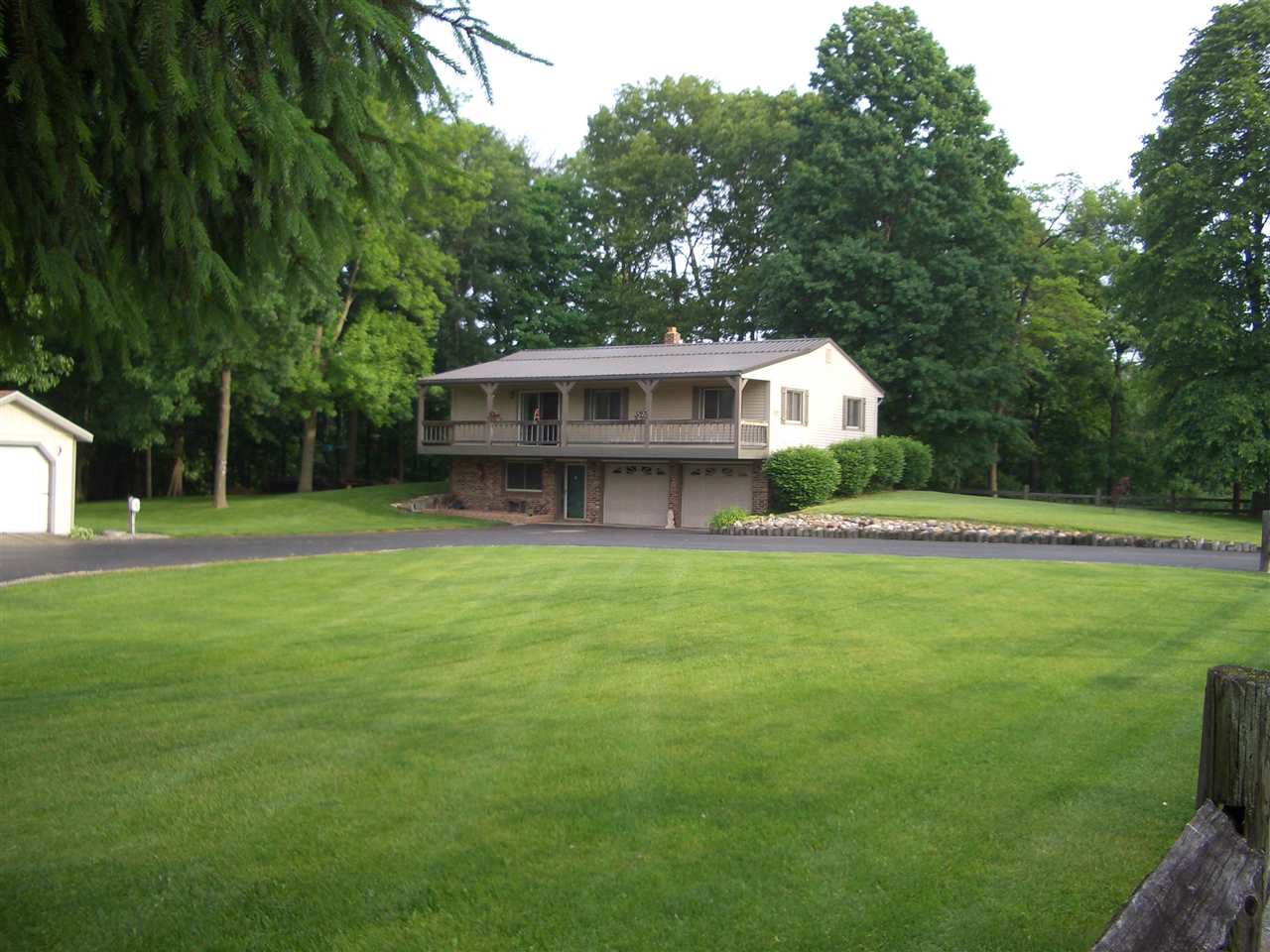 1900 North Stuart Road Monticello, IN 47960 - Photo 1 of 25 Gallery Image 1