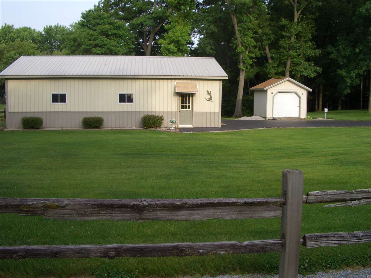 1900 North Stuart Road Monticello, IN 47960 - Photo 5 of 25 Gallery Image 5
