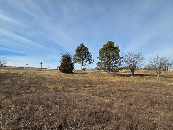 $90,000 | 10464 Highway 18, Butler, MO 64730