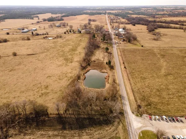 $90,000 | 10464 Highway 18, Butler, MO 64730