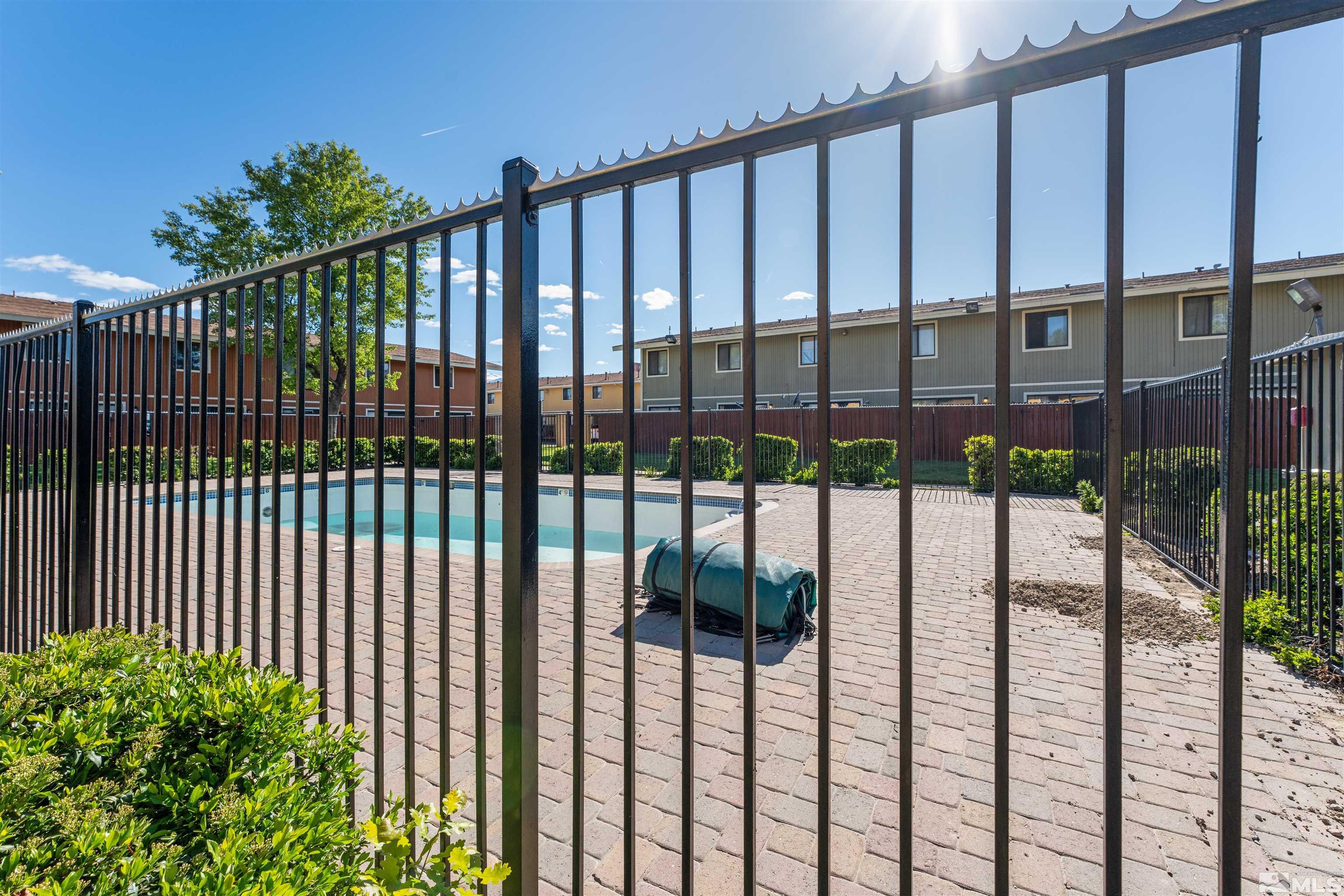 863 Nutmeg Place, Unit 18 Reno, NV 89502 - Photo 4 of 32 Photo 4