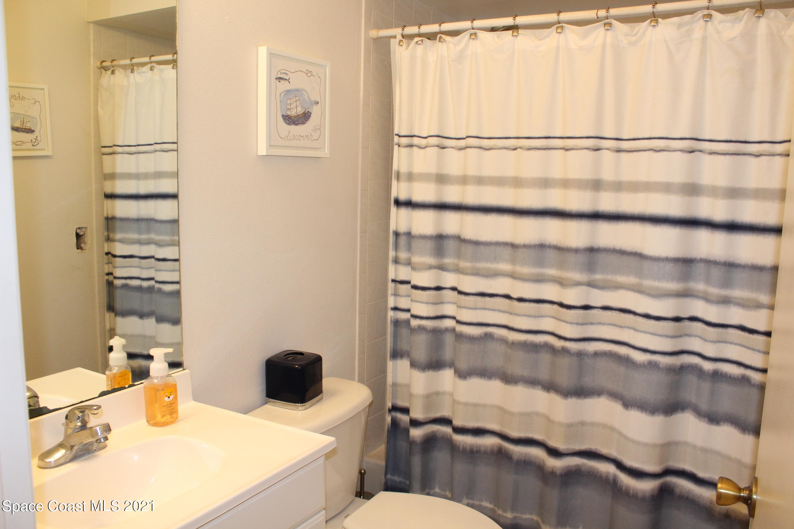 3067 Temple Lane North Rockledge, FL 32955 - Photo 14 of 19 Hall Bathroom
