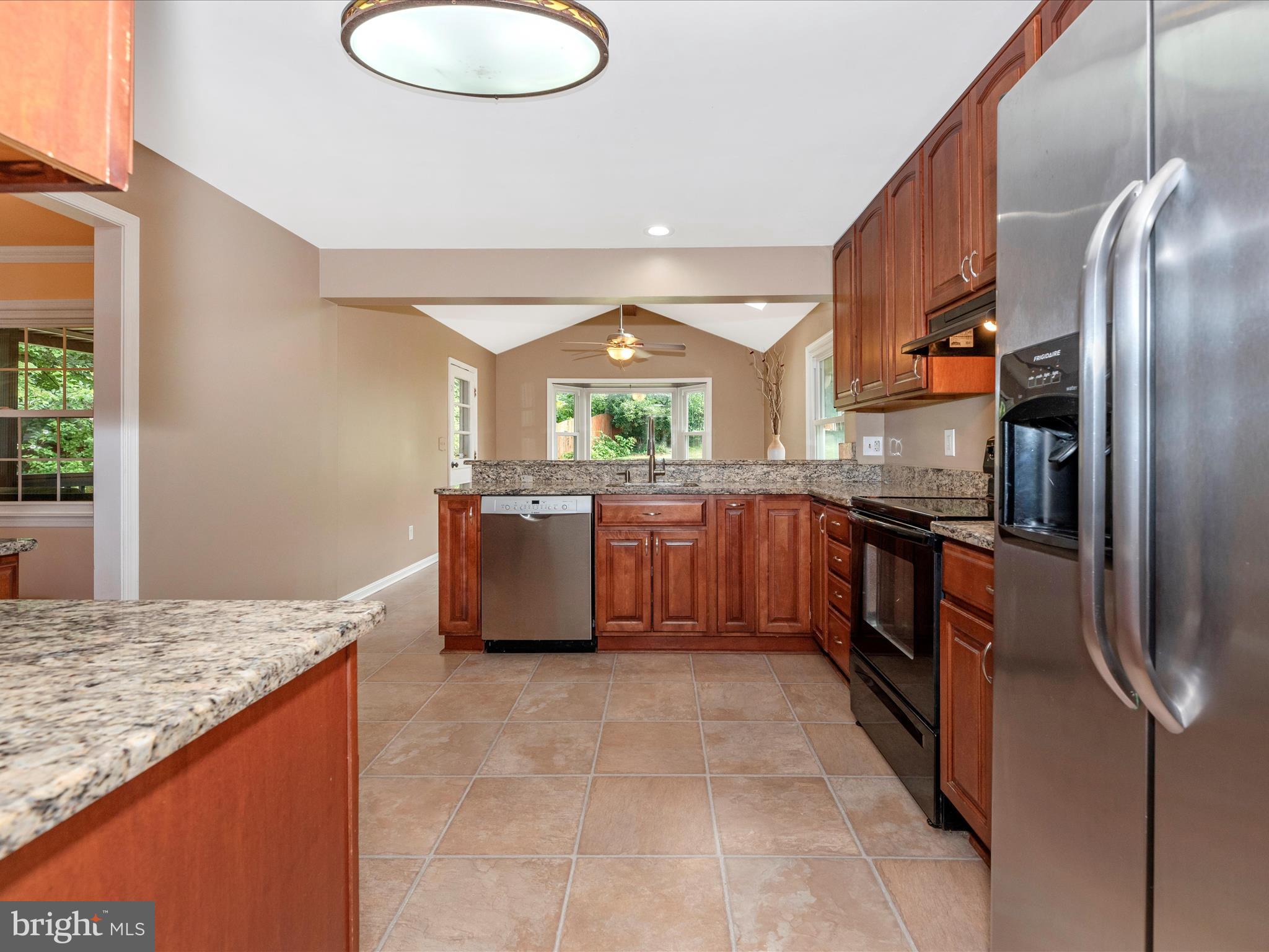 8009 Hilton Road Gaithersburg, MD 20882 - Photo 11 of 61 Kitchen