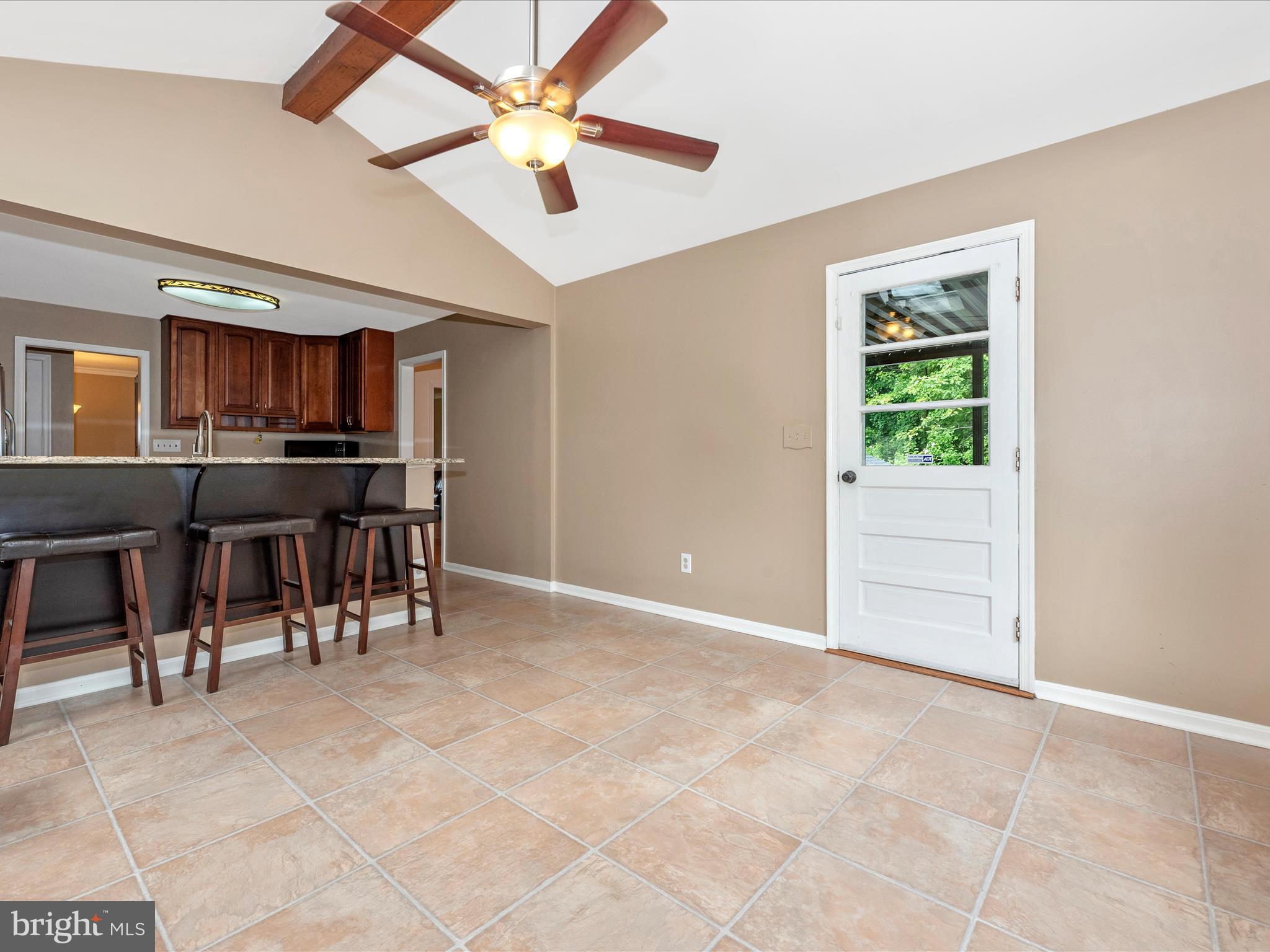 8009 Hilton Road Gaithersburg, MD 20882 - Photo 20 of 61 Breakfast Area