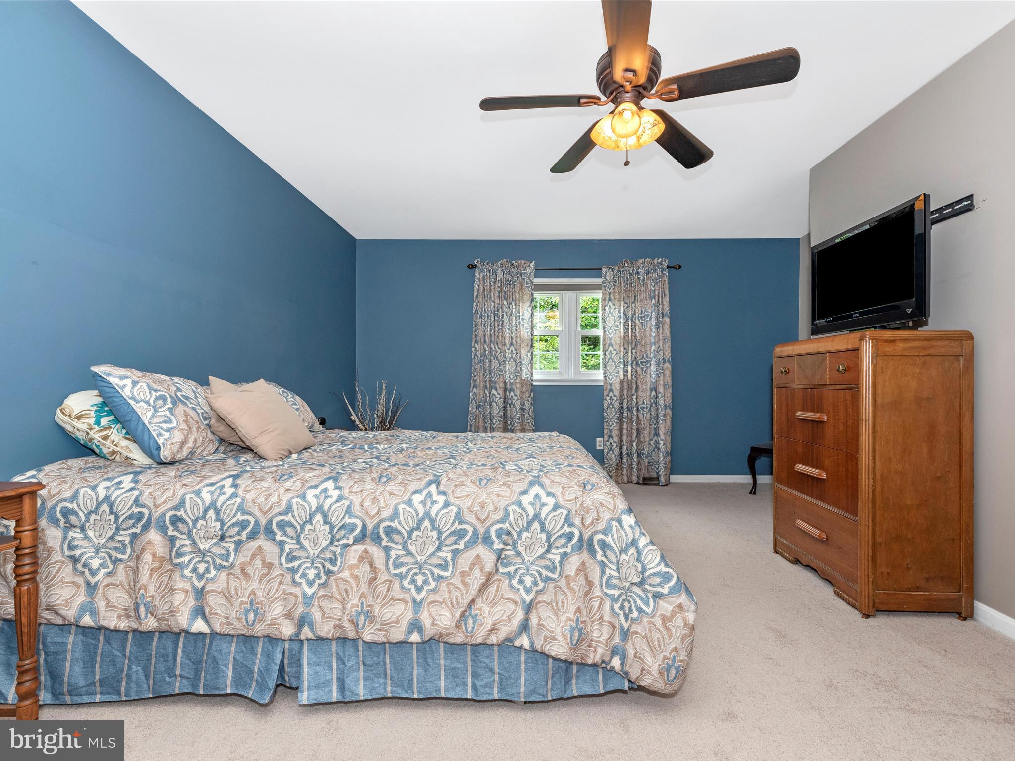 8009 Hilton Road Gaithersburg, MD 20882 - Photo 21 of 61 Primary Bedroom
