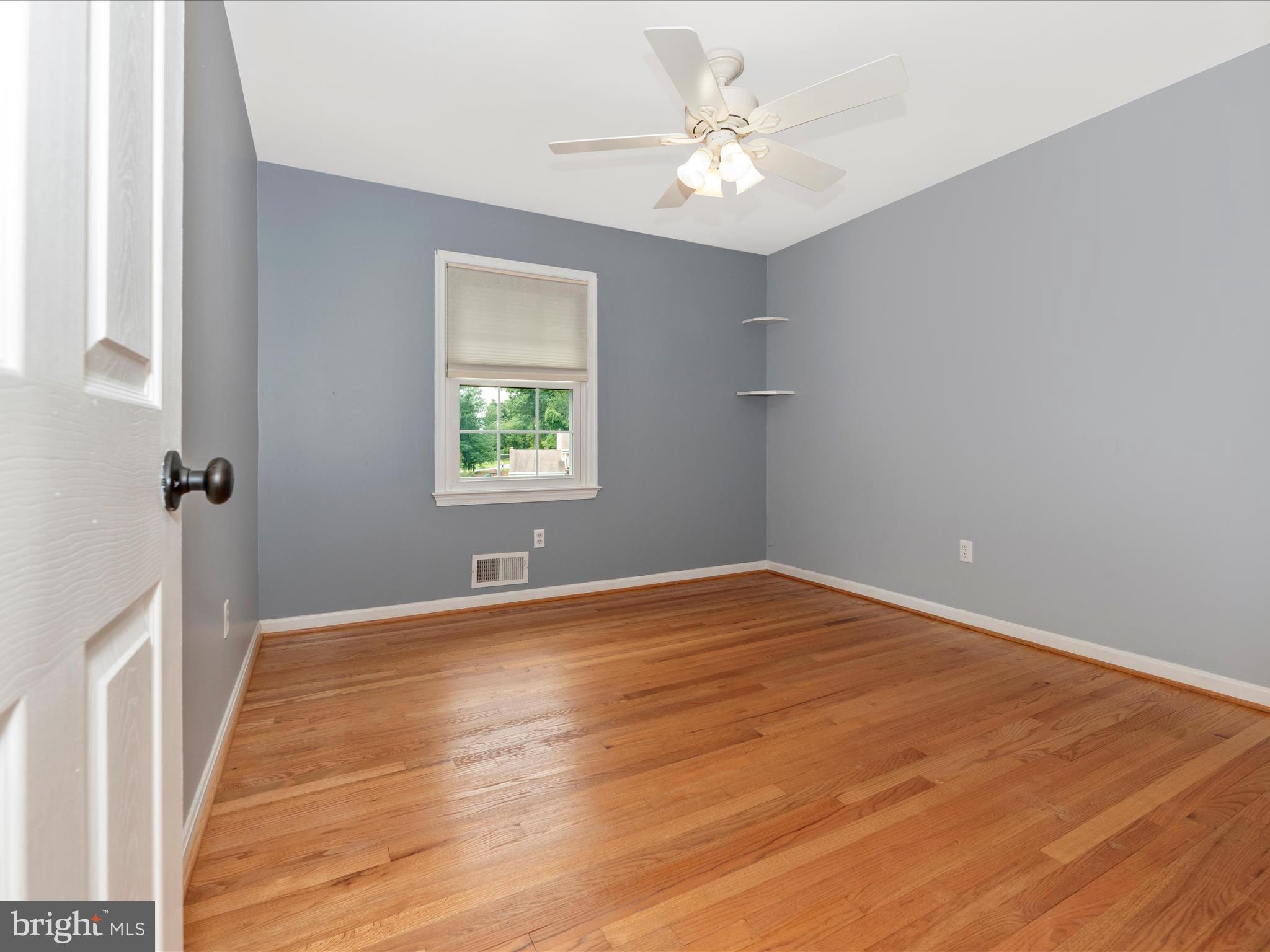 8009 Hilton Road Gaithersburg, MD 20882 - Photo 28 of 61 Bedroom 3