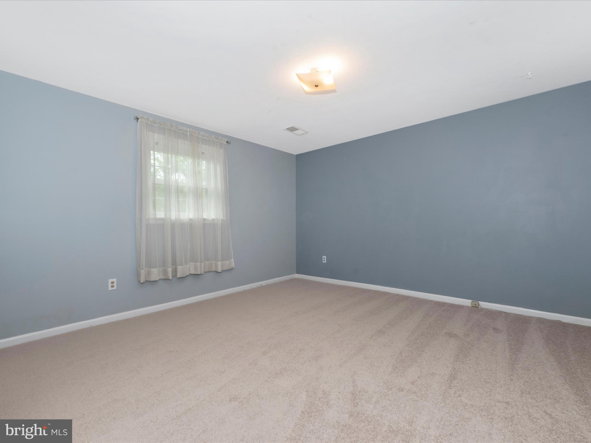 8009 Hilton Road Gaithersburg, MD 20882 - Photo 31 of 61 Downstairs Bedroom 5