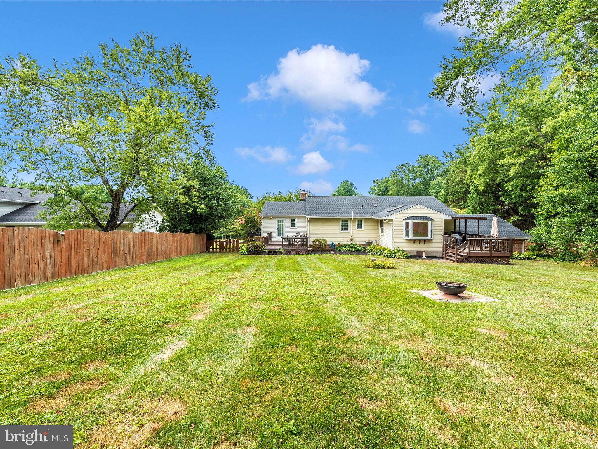 8009 Hilton Road Gaithersburg, MD 20882 - Photo 46 of 61 Exterior Back