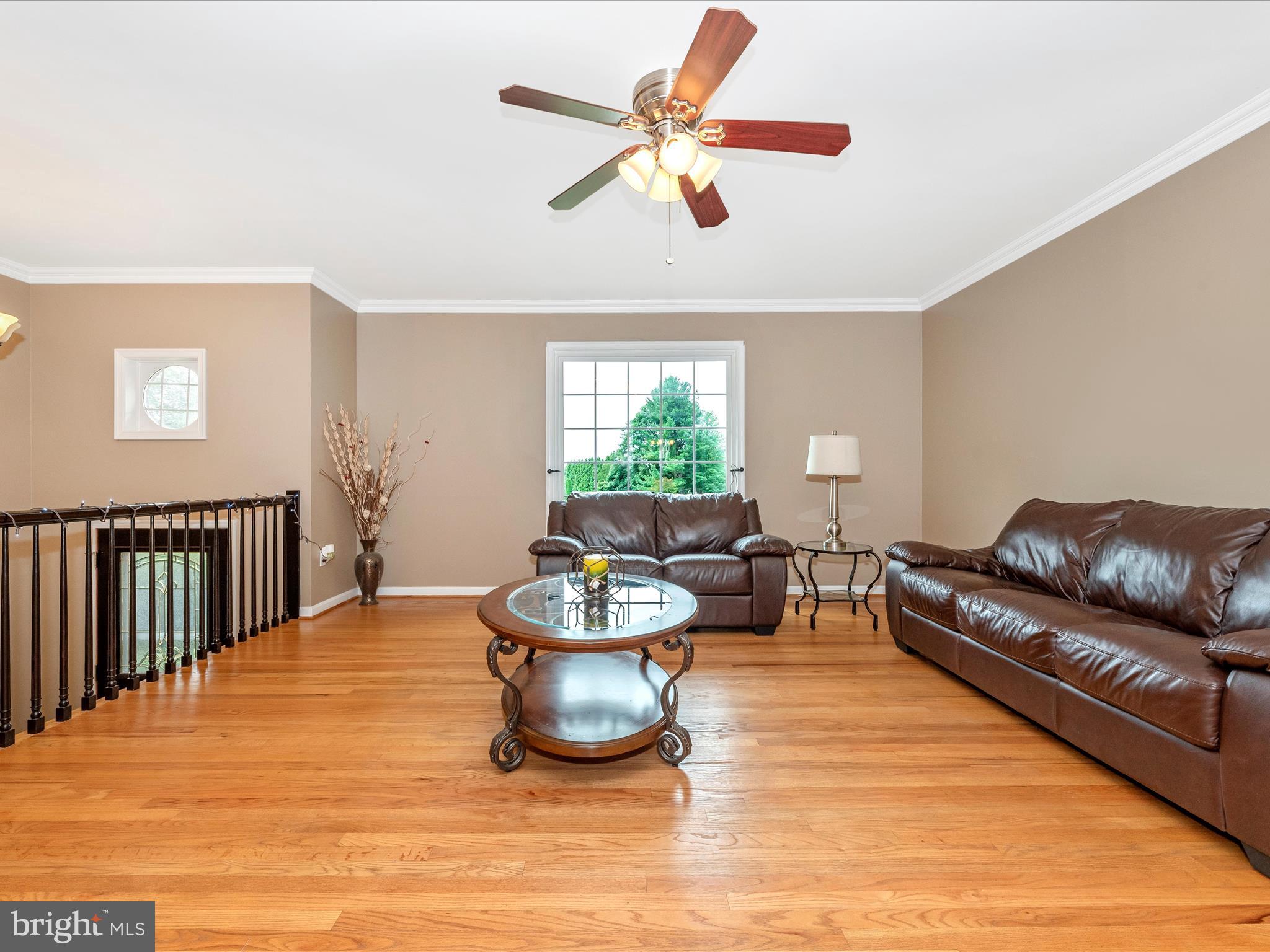 8009 Hilton Road Gaithersburg, MD 20882 - Photo 6 of 61 Living Room
