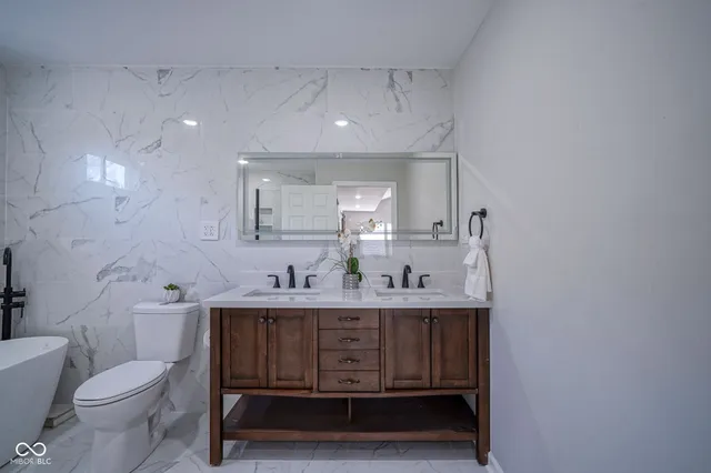 $359,900 | 3439 Broadway Street, Indianapolis, IN 46205