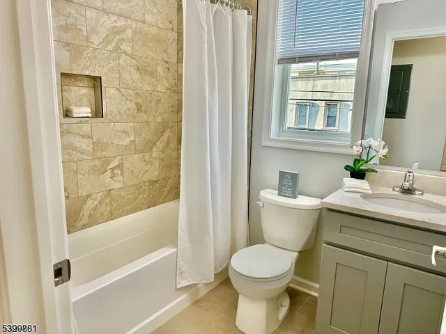 $2,163 | 558 Court Street, Unit 4, Elizabeth Port, NJ 07206