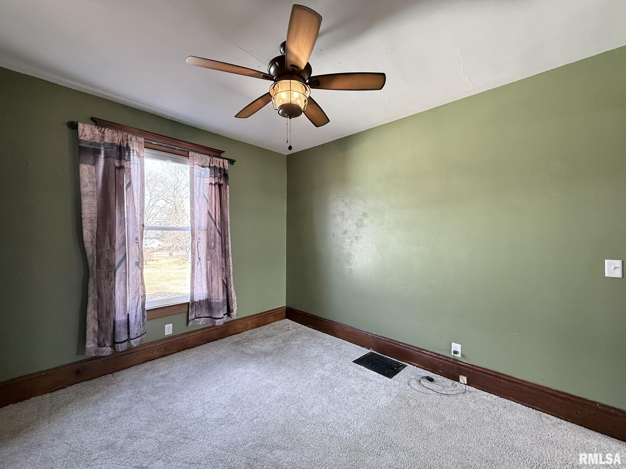 109 East West Street Oneida, IL 61467 - Photo 38 of 69