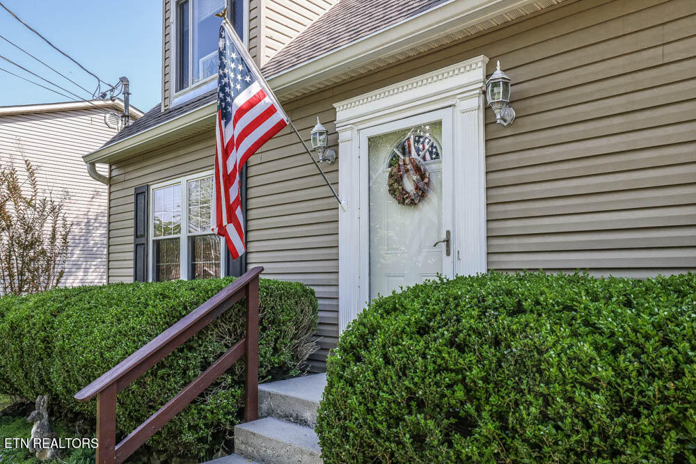 610 Busbee Road Knoxville, TN 37920 - Photo 5 of 42 3E6A1214-44