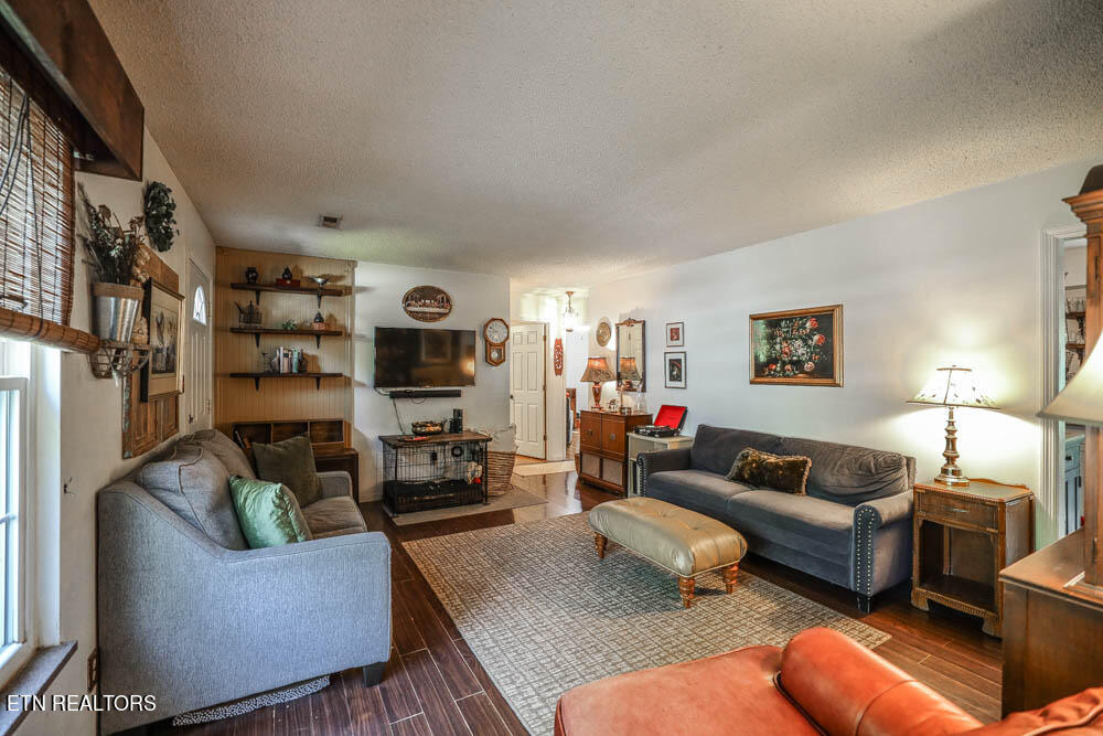 610 Busbee Road Knoxville, TN 37920 - Photo 6 of 42 3E6A1157-6