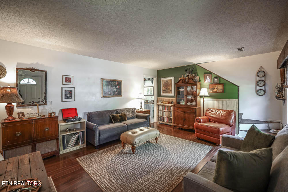610 Busbee Road Knoxville, TN 37920 - Photo 7 of 42 3E6A1159-7
