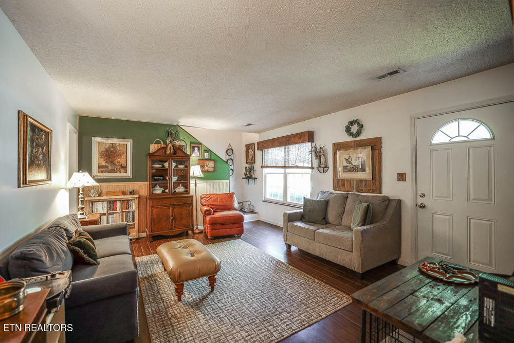 610 Busbee Road Knoxville, TN 37920 - Photo 8 of 42 3E6A1160-8