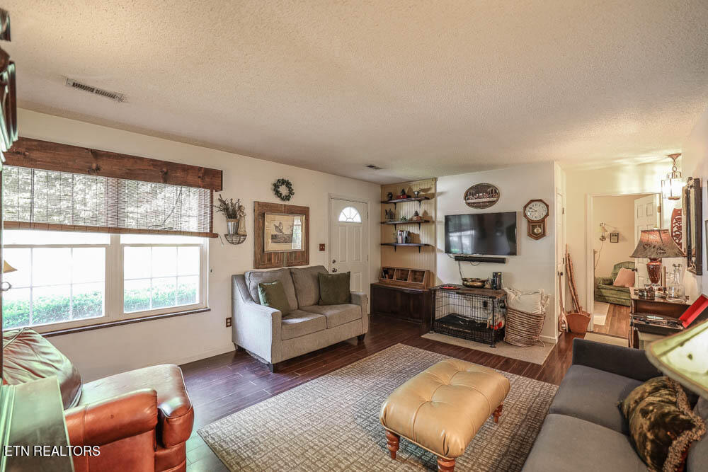 610 Busbee Road Knoxville, TN 37920 - Photo 9 of 42 3E6A1162-10