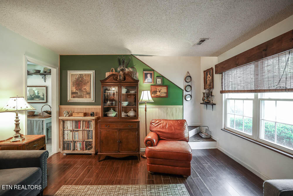 610 Busbee Road Knoxville, TN 37920 - Photo 10 of 42 3E6A1161-9