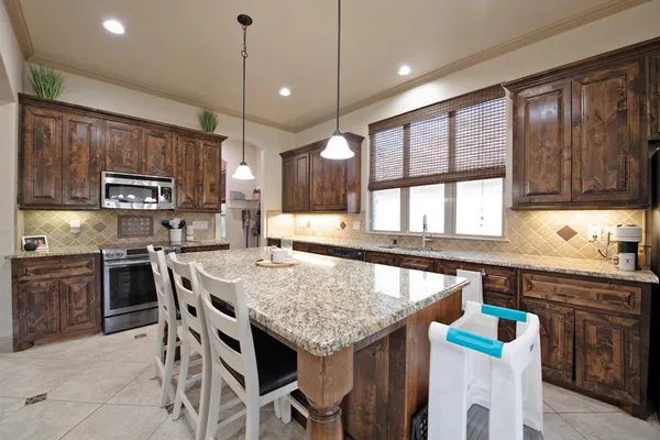 $465,700 | 1208 Grayhawk Drive, Forney, TX 75126