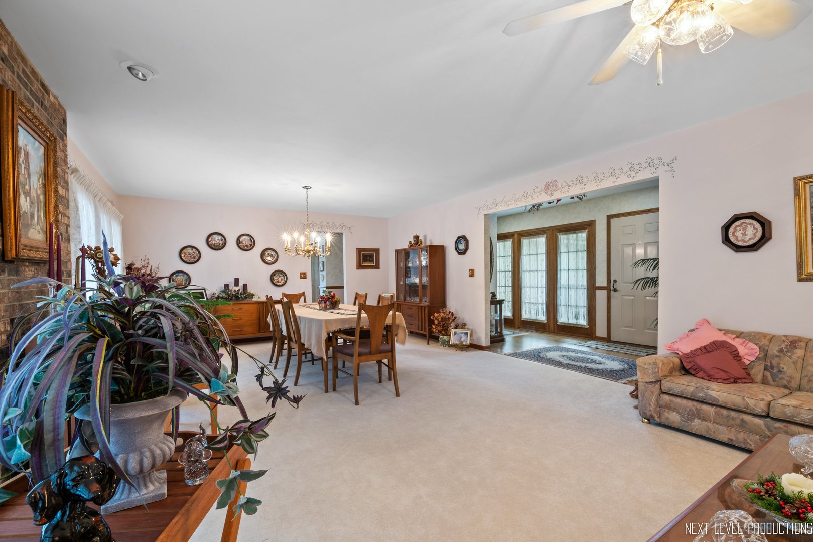 11N699 Old Barn Road Elgin, IL 60124 - Photo 11 of 32 a living room with furniture and a large window